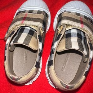 Toddler burberry no box size 21